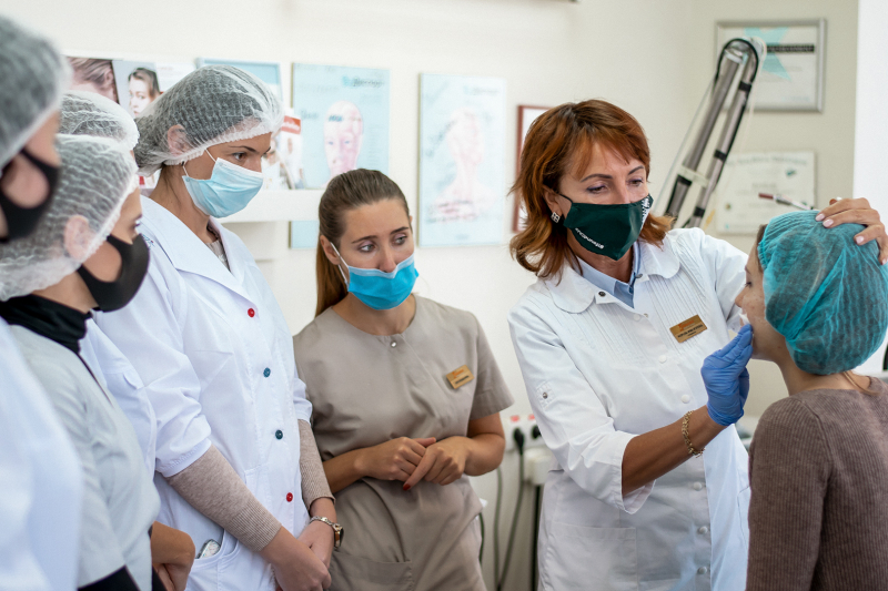 Biorevitalizzazione (idratazione profonda della pelle, lifting) 