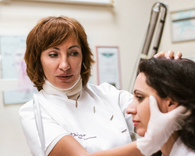 Chirurgia dermatologica. Trattamento della pelle, dei capelli e delle unghie. 