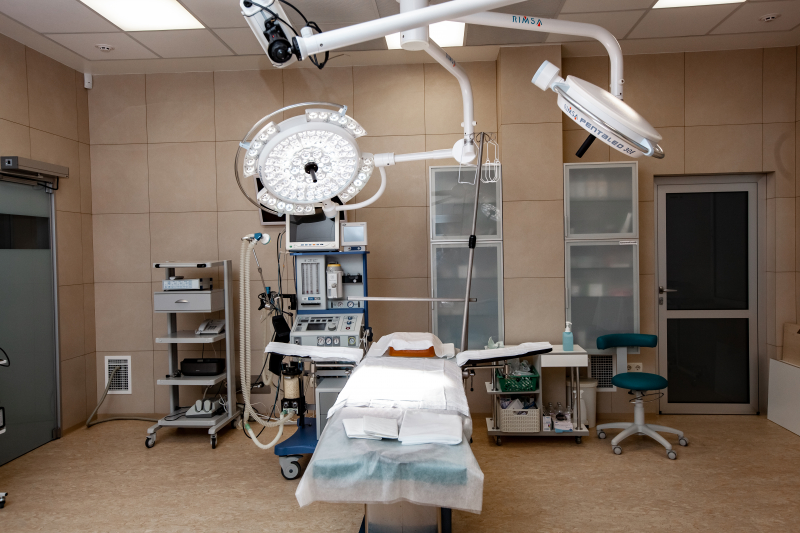 Surgery, surgeon 